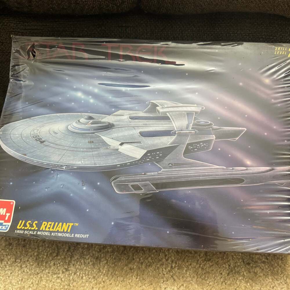 AMT Star Trek USS Reliant 1/650 Scale Wrath of Khan Model Kit